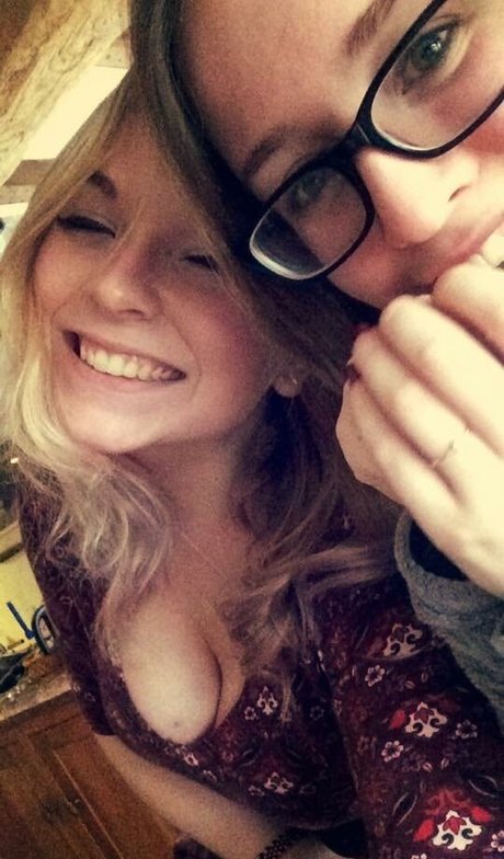 Maton Twins nudes star pics