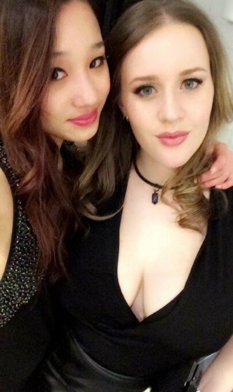 Maton Twins star hd photos