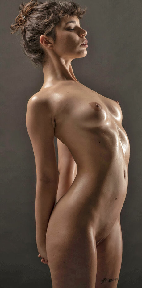 Eylul Su Cuha model naked pic