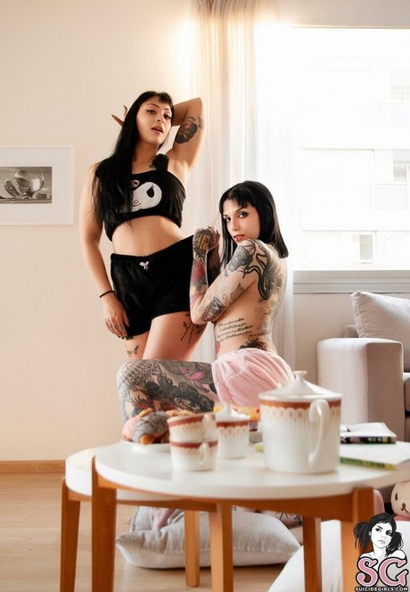 Valkyria naked model images