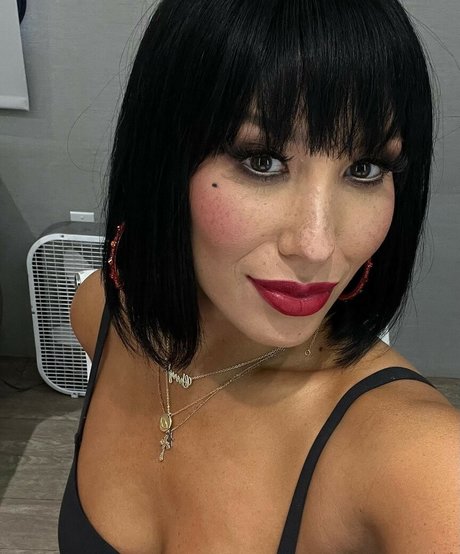 Cheryl Burke sexy star picture