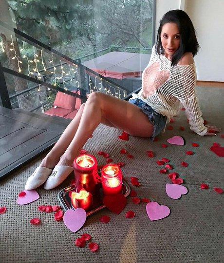 Cheryl Burke nude pornstar img