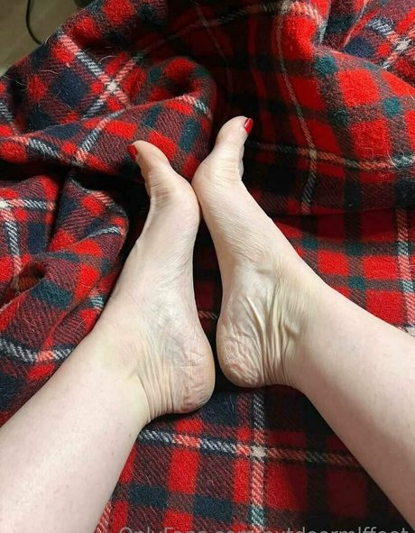 nxtdoormlffeet nude star pic