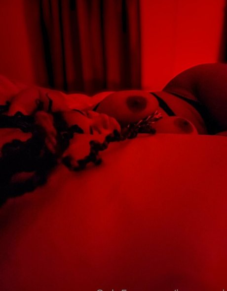 issa reed beautiful actress gallery