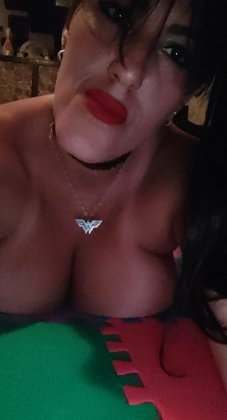 meninaveneno75 sex model picture