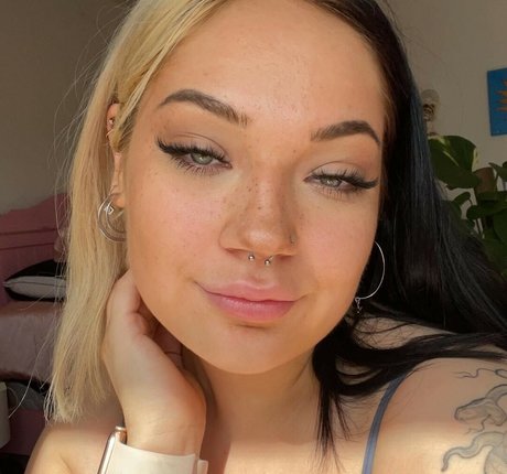 beesbooty xxx model picture