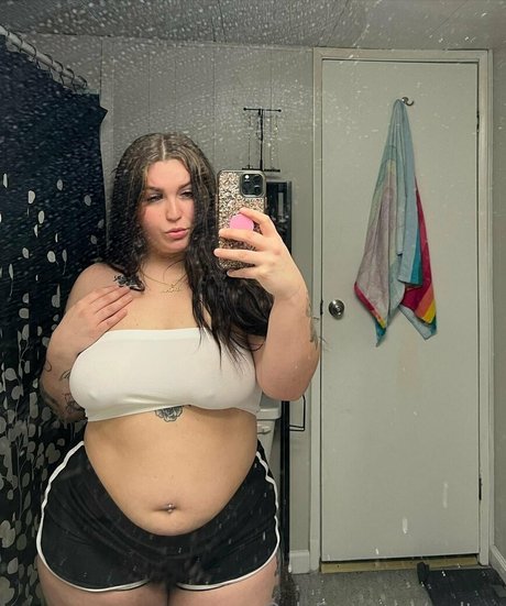 radtae star pornographic photo