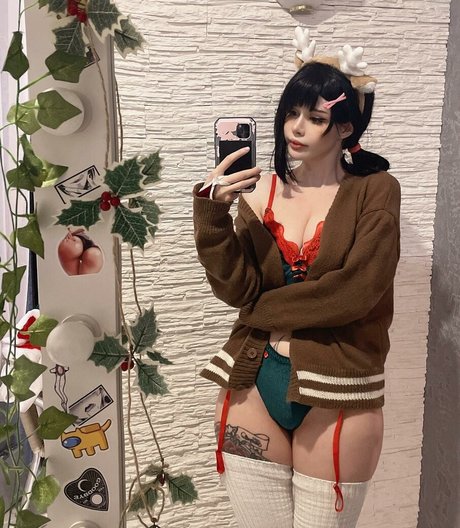 SuiSaiUwU xxx pornstar photo