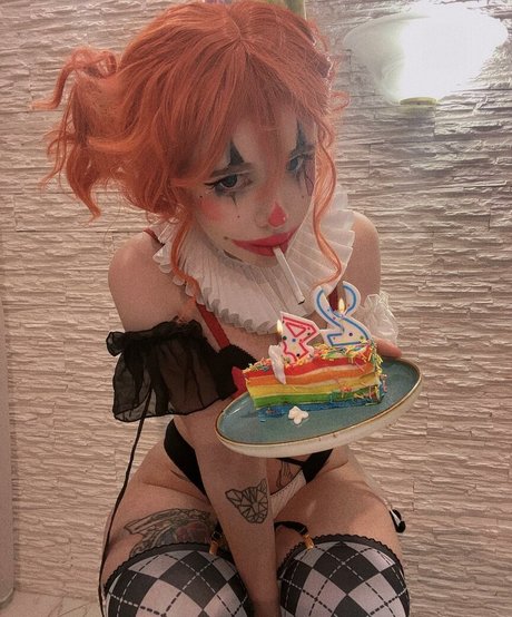 SuiSaiUwU nude model photos