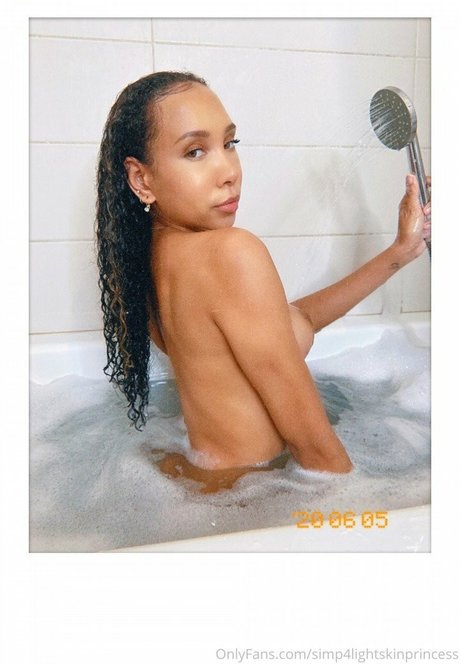 Squiirt Queen beautiful pornstar pic