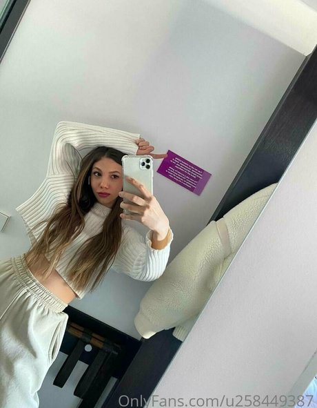 leona corona erotic actress img