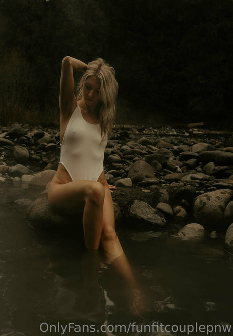 funfitcouplepnw star exclusive picture