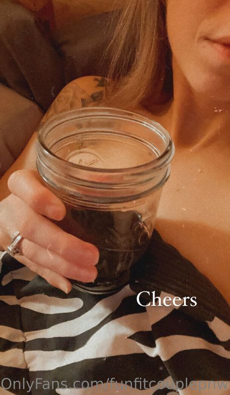 funfitcouplepnw model sexy photo