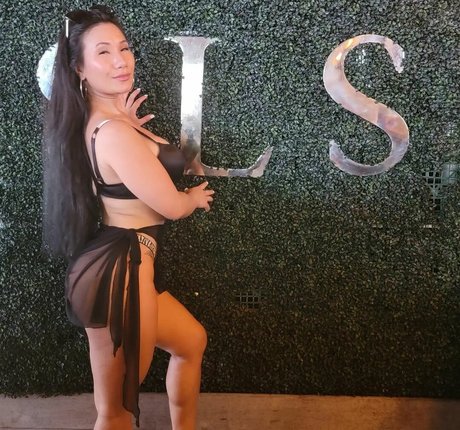 Tina Kham best actress picture