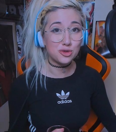 Sinneddonut model porn images