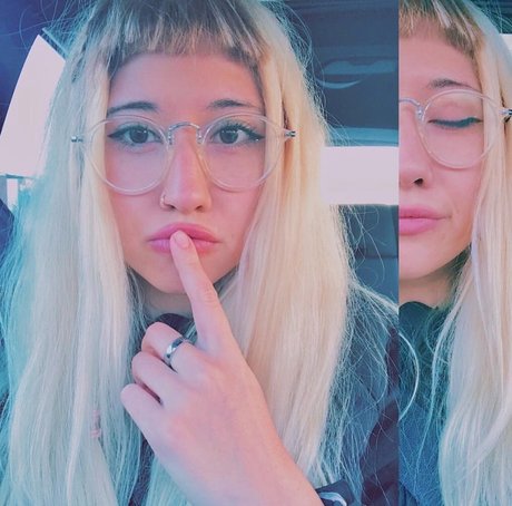 Sinneddonut star erotic picture