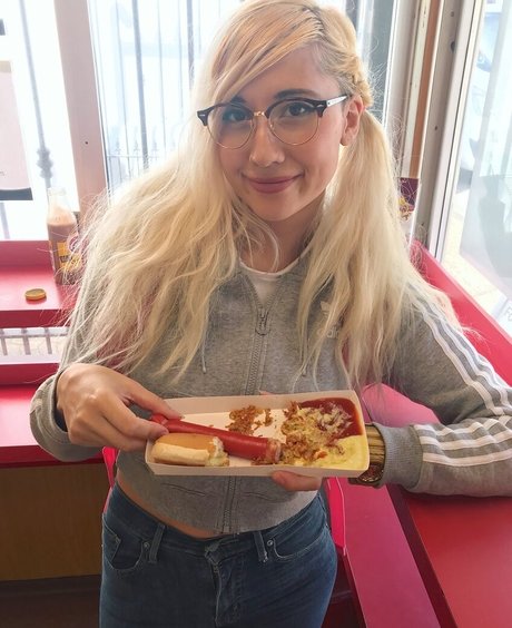 Sinneddonut hot actress image