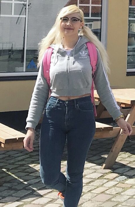 Sinneddonut actress gallery