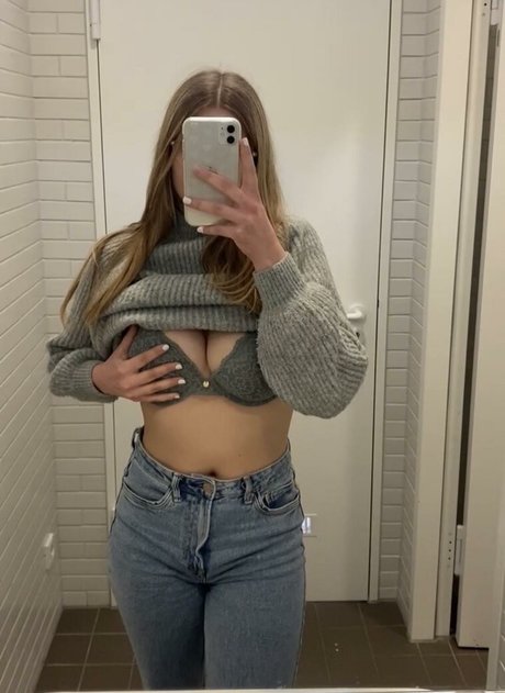 layla 18 naked model images