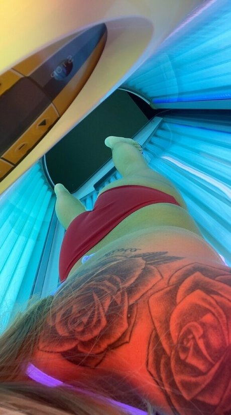 one onlyfans erotic photo