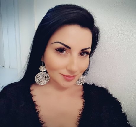 Rita Kyslinger pornstar pretty image