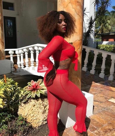 Amara La Negra star exclusive gallery