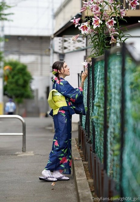 gh05t girl porn model pic