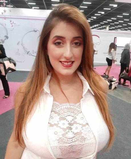 Michelly Rebechi star naked images