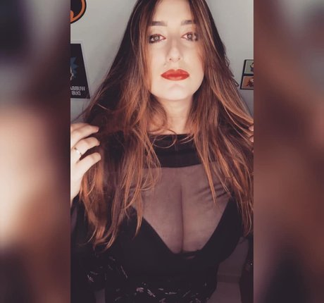 Michelly Rebechi adult model pics