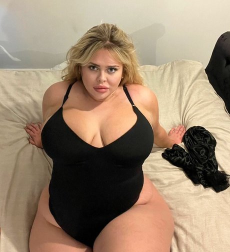 Susannah Elizabeth exclusive actress gallery