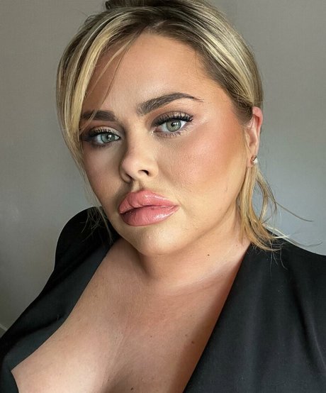 Susannah Elizabeth perfect model pictures