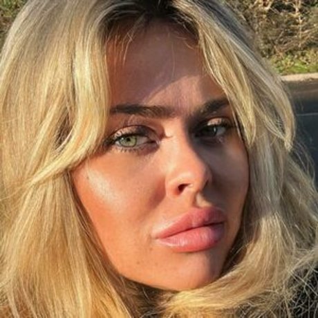 Susannah Elizabeth model top galleries