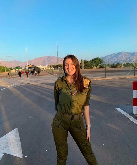 Shira Shabat hd pornstar photos