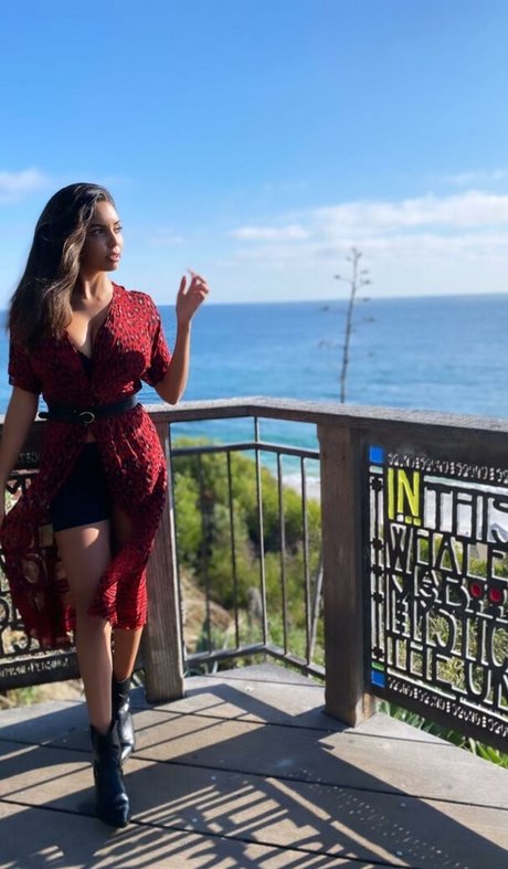 Tara Yazdi actress pictures