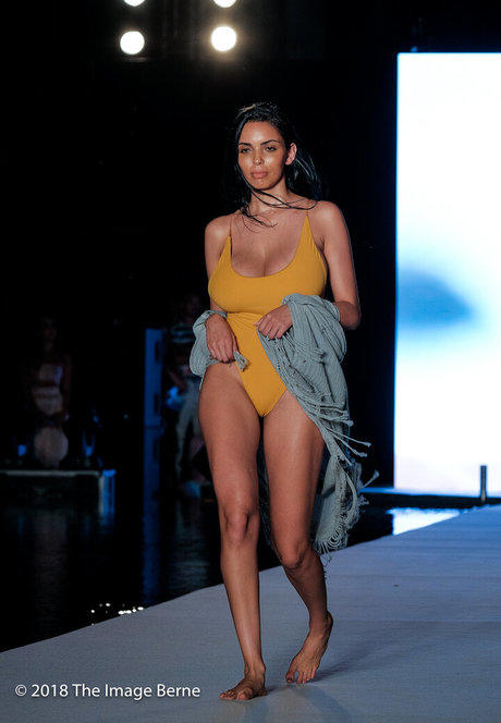 famous onlyfans beautiful nude pic