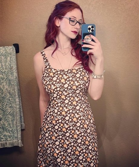 Nickiee Lulu exclusive model photos