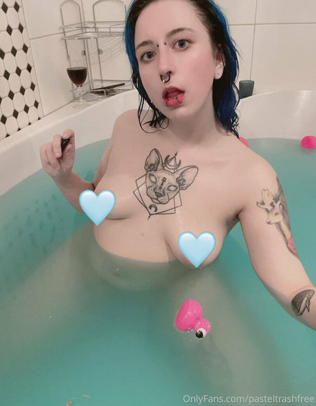 pasteltrashfree pornographic model pic