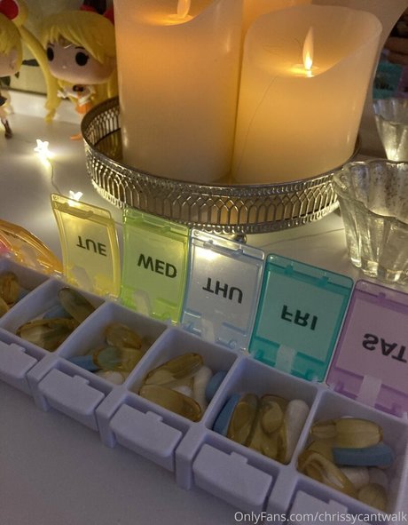 chrissycantwalk hd star photo