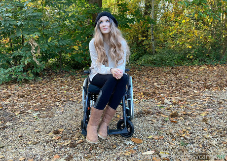 chrissycantwalk beautiful pornstar image