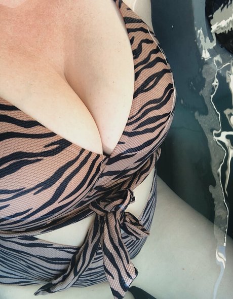 knocked up exclusive model pic