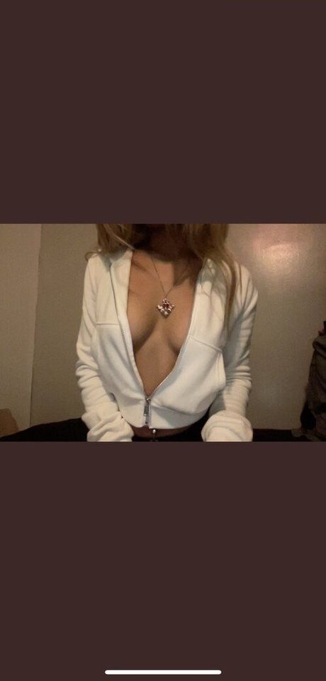 naybaexox pretty model photos