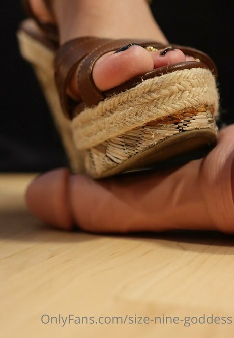 size nine goddess high quality pornstar picture