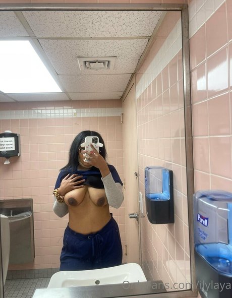 wholelottalaya xxx model photo