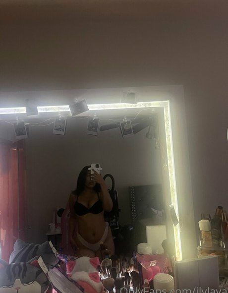 wholelottalaya art model photos