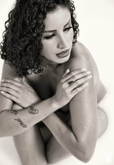 Sanlly Julieth pornstar photo