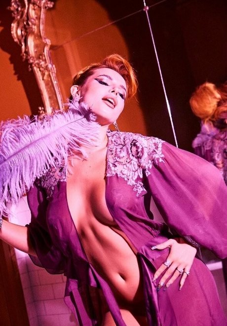 bellathornevip pornstar hot images