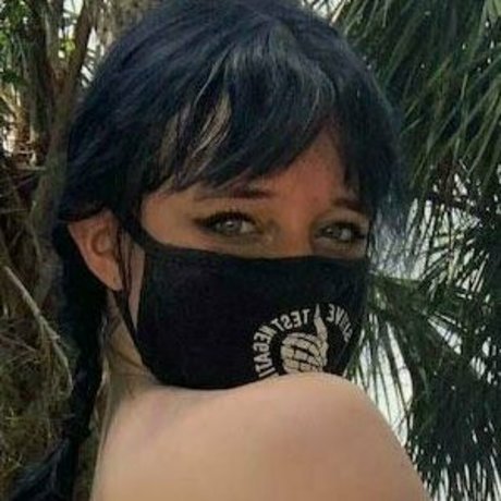 vampirebxnny model beautiful pics