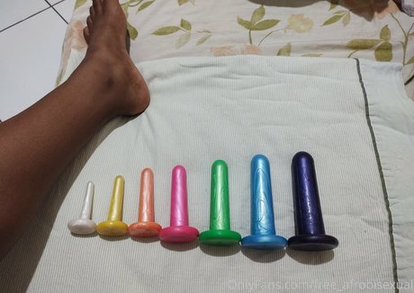 free afrobisexual naked model photo