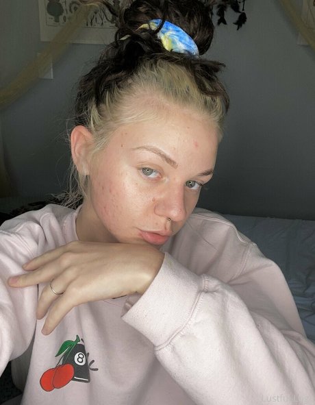 lustfullillian model nice photo