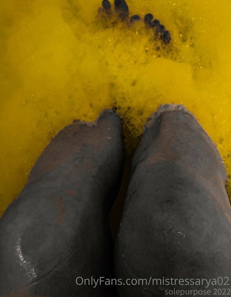 mistressarya02 best model image